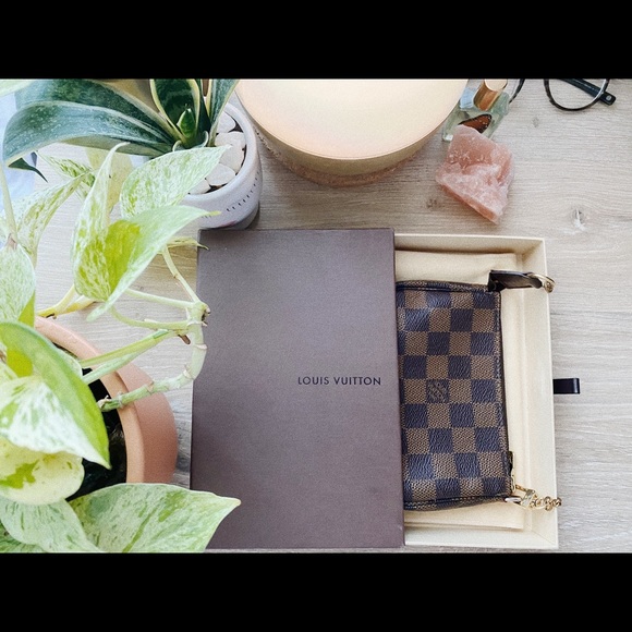 Louis Vuitton • AUTHENTIC Mini Pochette Damier - Picture 10 of 13